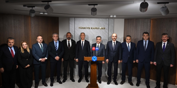 Hasipoğlu Ankara’da Türkiye Kamu-Sen Genel Başkanı Kahveci ile bir araya geldi