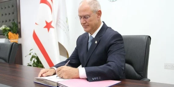 OĞUZHAN HASİPOĞLU: HER ÖĞRENCİNİN ALDIĞI EĞİTİM KUZEY KIBRIS’IN GELECEĞİNE IŞIK TUTUYOR