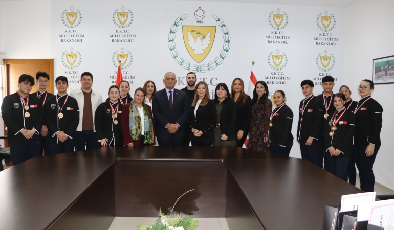 **BAKAN ÇAVUŞOĞLU HAYDARPAŞA TİCARET LİSESİ TURİZM ALANI ÖĞRENCİLERİNİ KABUL ETTİ**