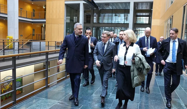 HAKAN FİDAN’IN ALMANYA TEMASLARI: ‘TÜRKİYE BİZİM İÇİN JEOSTRATEJİK BİR ORTAK’