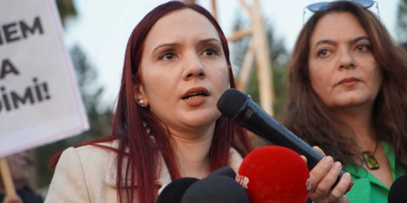 NAZLI: “ÖĞRETMENLERİN YANINDAYIZ, VERDİKLERİ ONURLU MÜCADELEYE TARAFIZ”