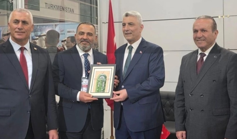 TÜRKİYE TİCARET BAKANI BOLAT, HELAL EXPO’DA KUZEY KIBRIS STANDINI ZİYARET ETTİ