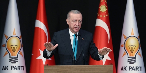 ERDOĞAN’DAN ÖZGÜR ÖZEL’E 500 BiN LiRALIK TAZMiNAT DAVASI