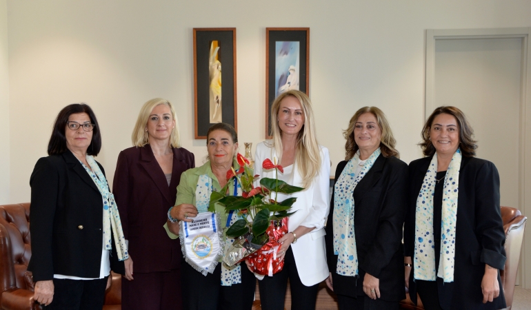 Nilden Bektaş Erhürman, Alsancak Mare E Monte Yardım Derneği başkanı ve yönetim kurulu üyeleri ile görüştü