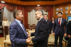 c324c210-fd07-4178-9d28-19f33aef5953