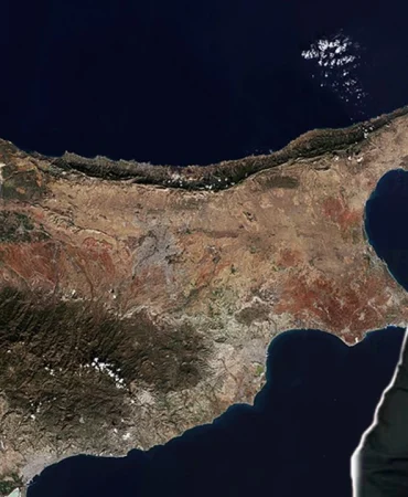 rumlar-izmirli-is-adamini-tutukladi-adada-303a-krizi-kim-bu-simon-aykut-yfly