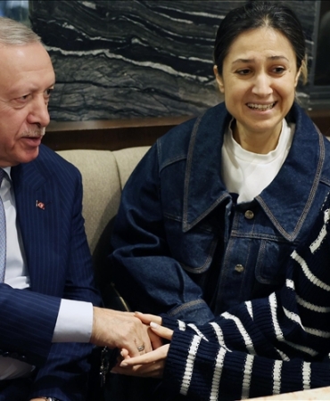 thumbs_b_c_5e81cf00f67277d09bee00847a353283