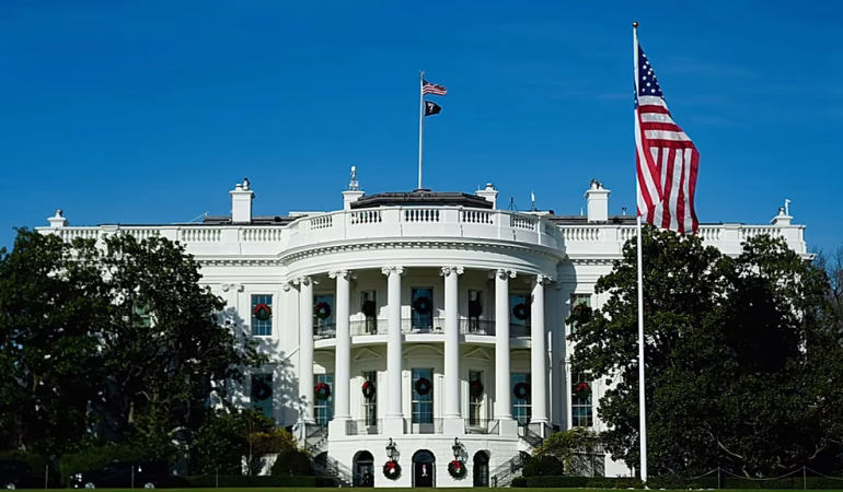 BEYAZ SARAY ‘UYUŞTURUCU YÜKLÜ’ TEKNE SALDIRILARINI SAVUNDU: OPERASYON YASAL