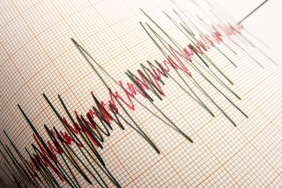 Seismograph,And,Earthquake.,A,Seismograph,That,Records,The,Seismic,Activity