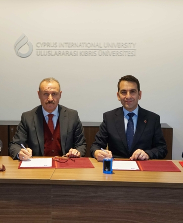 1764853269545UKÜ Hem Kırıkkale Üniversitesi Hem De Prof. Dr. Fuat Sezgin İslam Bilim Tarihi Araştırmaları Vakfı İle Protokol İmzaladı