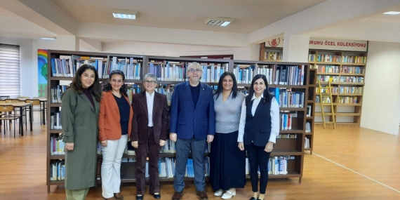 Kıbrıs Türk Kütüphaneciler Derneği, AÖA Başkanı Konedralı’yı ziyaret etti