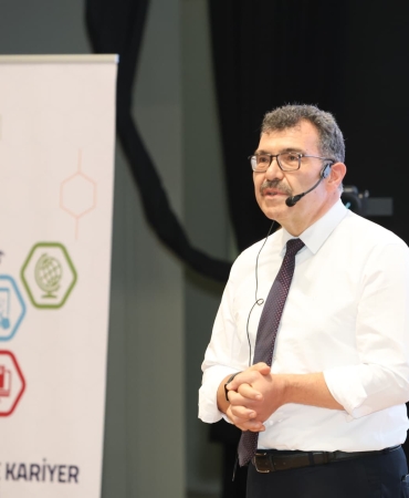 KKTC'de lise öğrencilerine yönelik kariyer semineri verildi