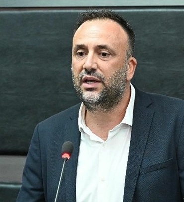 1810246sGhWiav_zeki-celer-