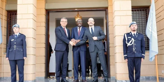 TUFAN ERHÜRMAN İLE HRİSTODULİDİS BUGÜN KRİTİK ÜÇLÜ GÖRÜŞMEDE BİR ARAYA GELİYOR