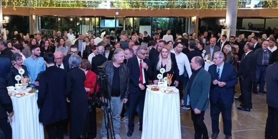 KTMMOB’NİN 65’İNCİ YILI LEFKOŞA’DA GENİŞ KATILIMLA KUTLANDI: PLAKET VE TEŞEKKÜR TAKDİMİ