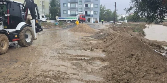 GÖNYELİ BARAJI’NDAN GELEN SUYUN HASTANEYİ ETKİLEMEMESİ İÇİN ÇALIŞMALAR DEVAM EDİYOR