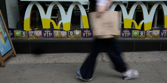 ARAŞTIRMA: KALORİ ETİKETLERİ OBEZİTEYLE MÜCADELEDE YETERLİ DEĞİL