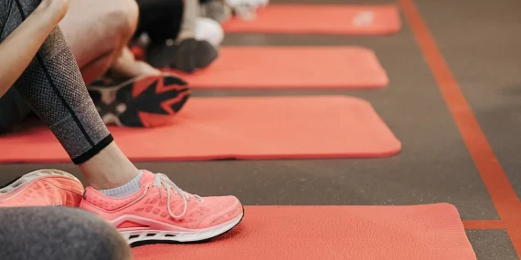 ARAŞTIRMA: SAĞLIKLI BESLENME VE EGZERSİZ ZARARLI KARIN YAĞLARINI AZALTABİLİR