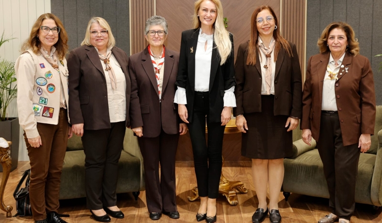 NİLDEN BEKTAŞ ERHÜRMAN, KIBRIS TÜRK İZCİ ÖRGÜTÜ DERNEĞİ BAŞKANI VE BERABERİNDEKİ HEYET İLE GÖRÜŞTÜ