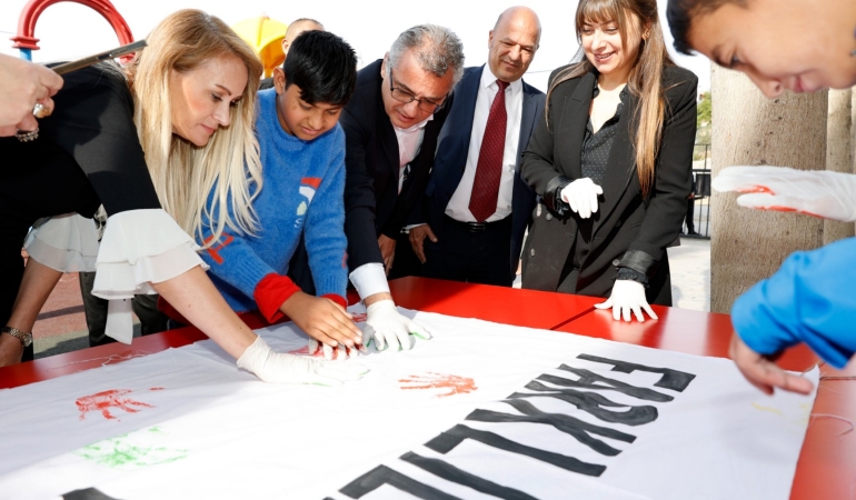 CUMHURBAŞKANI TUFAN ERHÜRMAN LEFKOŞA ÖZEL EĞİTİM VE İŞ EĞİTİM OKULU ÖĞRENCİLERİYLE BİR ARAYA GELDİ