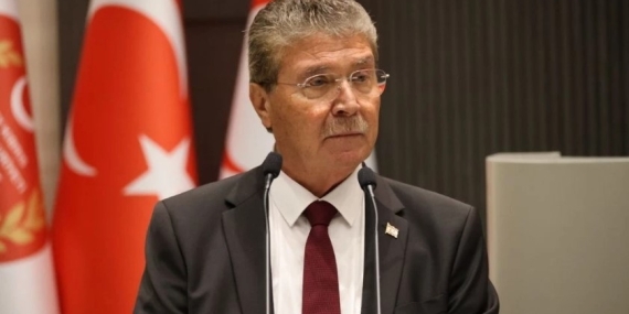 BAŞBAKAN ÜNAL ÜSTEL: BİRİLERİ UYGULAMADA HATA YAPTI İSE PARTİLERE MÂL EDİLEMEZ