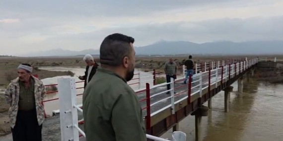 YAĞMUR SULARI KURUDERE KÖYÜNDE BULUNAN DERE YATAĞINA ULAŞTI