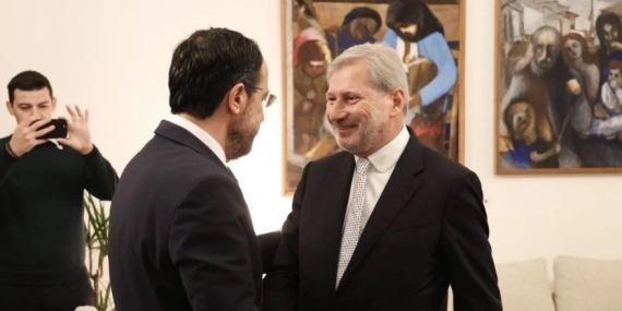 AB TEMSİLCİSİ HAHN, NİKOS HRİSTODULİDİS İLE GÖRÜŞTÜ: MASAYA DÖNÜŞ MUTLAK ÖNCELİK DEĞİL