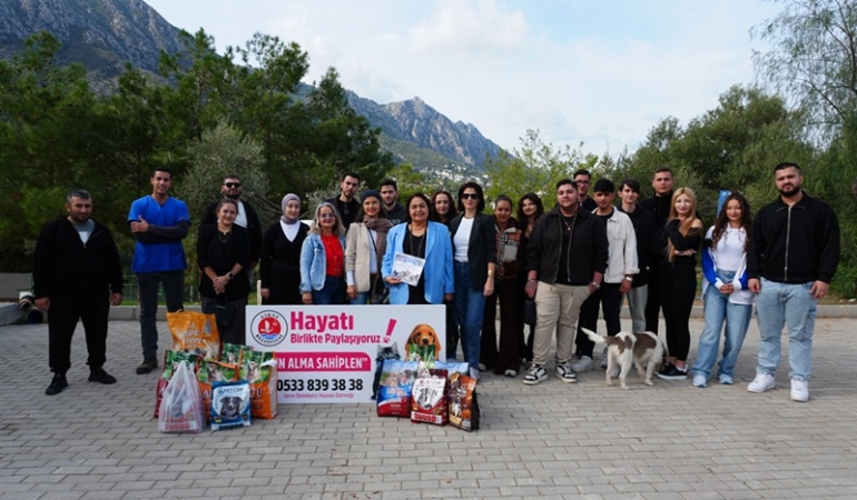 GAÜ İletişim Fakültesi’nden Hayvan Barınağına Anlamlı Ziyaret