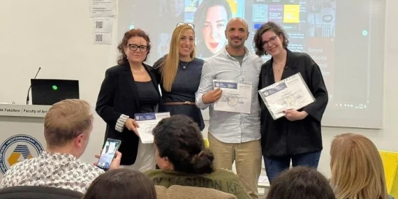 DAÜ’DE “MİMARIN TERSİ” SÖYLEŞİSİ: GENÇ TASARIMCILARA ELEŞTİREL DÜŞÜNME VURGUSU