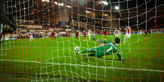 FRANSIZ BASINI SANE VE UĞURCAN’I MERCEK ALTINA ALDI, GALATASARAY NEDEN MONACO’YU YENEMEDİ?