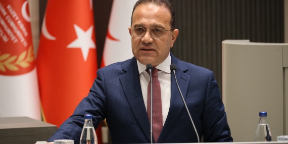 Erkut Şahali: Çalışma izinleri konusu ülkenin kanayan yarasına döndü