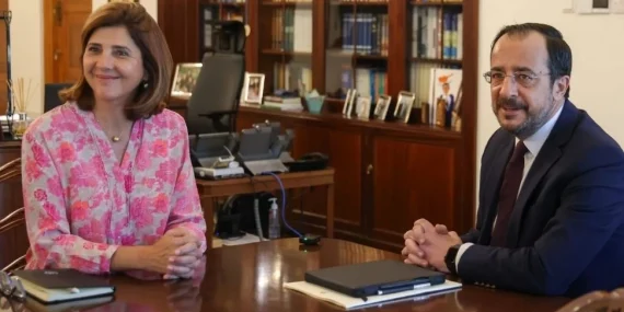 HOLGUIN, HRİSTODULIDIS İLE GÖRÜŞTÜ: BM TEMSİLCİSİ KIBRIS SORUNUNDA İLERLEME İÇİN İYİMSER