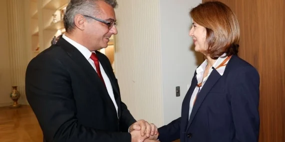 Cumhurbaşkanı Tufan Erhürman’ın Holguin ile görüşmesi Rum basınında