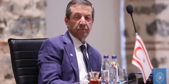 Tahsin Ertuğruloğlu’ndan, Erhürman’a eleştiri: Hahn’la görüşmek doğru olmamıştır