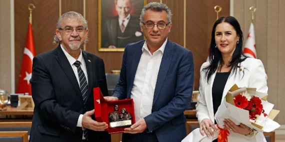 Cumhurbaşkanı Erhürman, AÖA heyetiyle görüştü