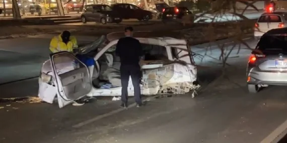 Haspolat’ta korkutan kaza: Yaralılar var, trafik felç!