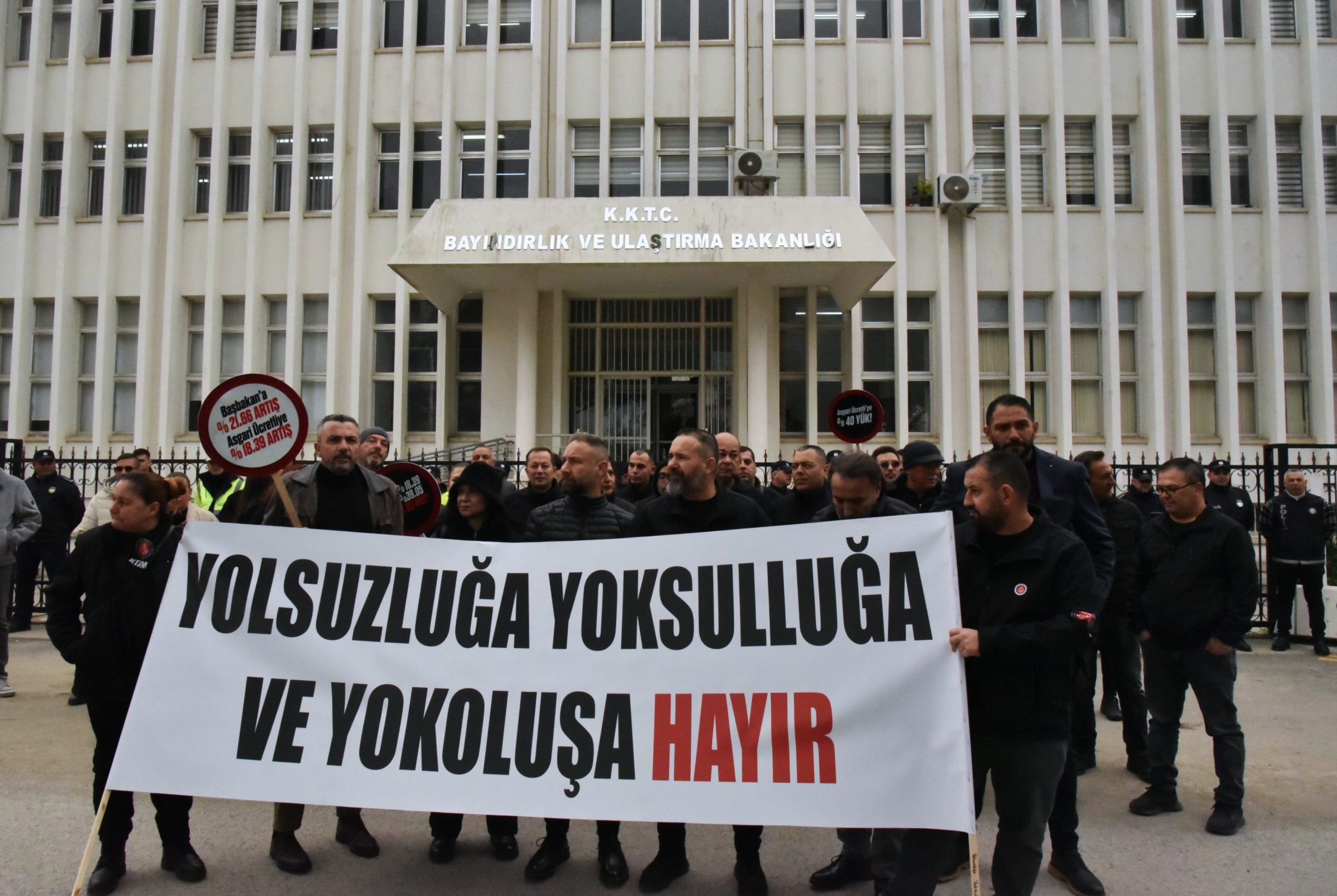 1768996067849SENDİKALAR EYLEM - TİM (2)