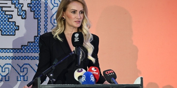 NİLDEN BEKTAŞ ERHÜRMAN: “KIBRIS TÜRK KÜLTÜRÜ AİDİYET DUYGUSUNUN EN GÜÇLÜ TAŞIYICISIDIR”