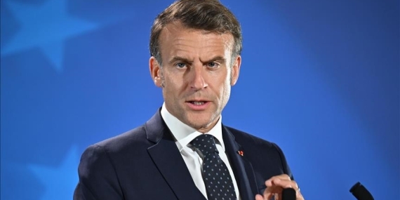 MACRON’DAN 15 YAŞ ALTINA SOSYAL MEDYA YASAĞI