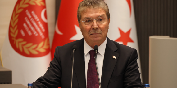 BAŞBAKAN ÜNAL ÜSTEL’DEN İRSEN KÜÇÜK İÇİN ANMA MESAJI