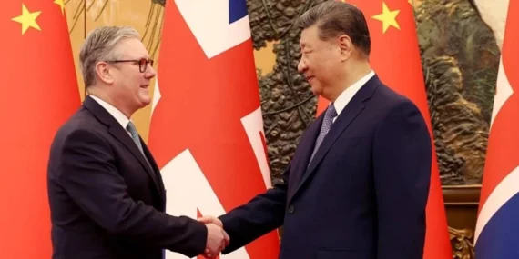 İNGİLTERE BAŞBAKANI STARMER, ÇİN LİDERİ Şİ’YE ARSENAL–MANCHESTER UNITED MAÇININ TOPUNU HEDİYE ETTİ