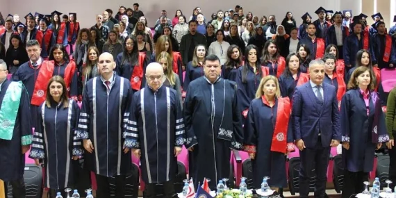 DAÜ’DE SAĞLIK BİLİMLERİ FAKÜLTESİ VE SAĞLIK HİZMETLERİ YÜKSEKOKULU MEZUNLARI MESLEĞE İLK ADIMLARINI ATTI