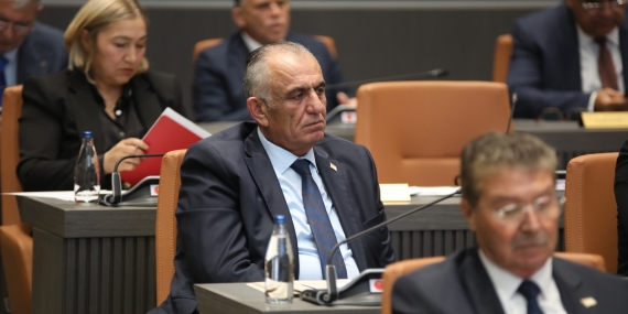 ÇAVUŞOĞLU: ŞAMPİYON MELEKLERİMİZİ UNUTMAYACAĞIZ