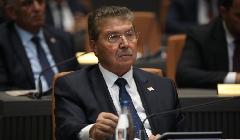 ÜSTEL: “BİZİM DEVLETİMİZ VAR, BAYRAĞIMIZ VAR, ANAVATANIMIZ TÜRKİYE VAR”