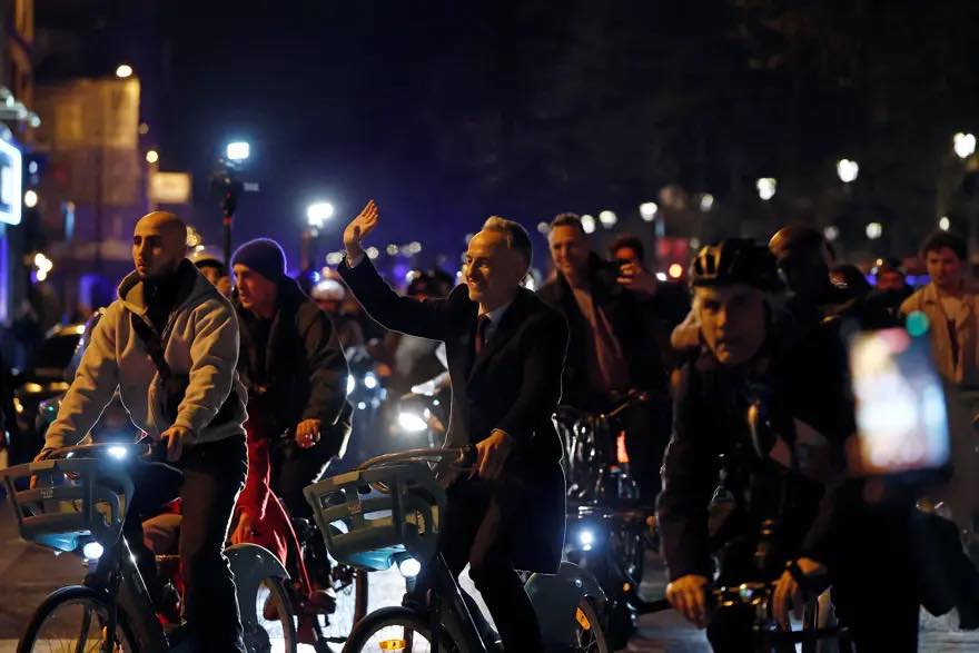 FRANSA’DA YESEL SEÇİM: 3 BÜYÜK KENTİ SOL KAZANDI