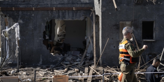 İRAN, İSRAİL’E YENİ DALGA FÜZE SALDIRILARI DÜZENLEDİĞİNİ DUYURDU