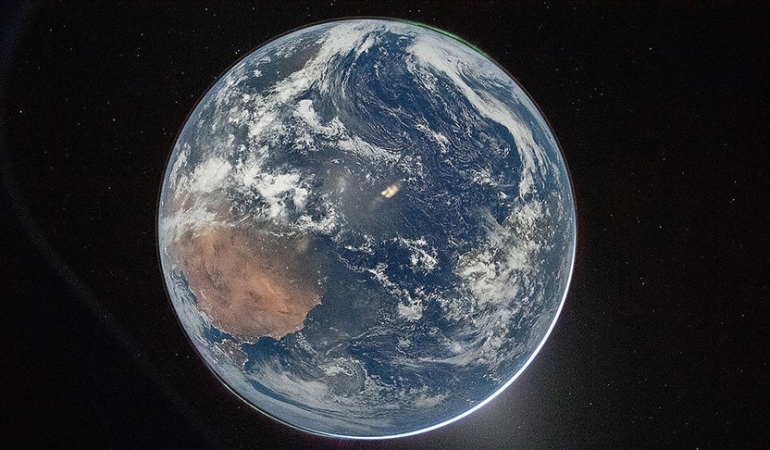 NASA, DÜNYA’NIN UZAYDAN ÇEKİLMİŞ YENİ GÖRÜNTÜLERİNİ YAYINLADI