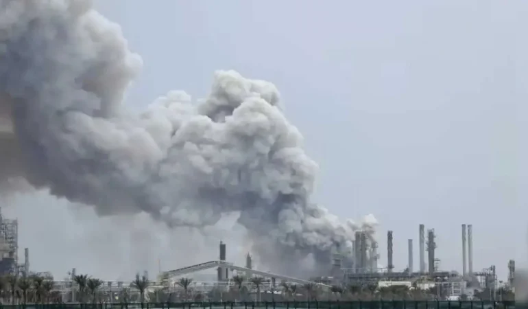 KUVEYT’TEKİ PETROL TESİSLERİNDE İHA SALDIRISI SONUCU CİDDİ HASAR OLUŞTU