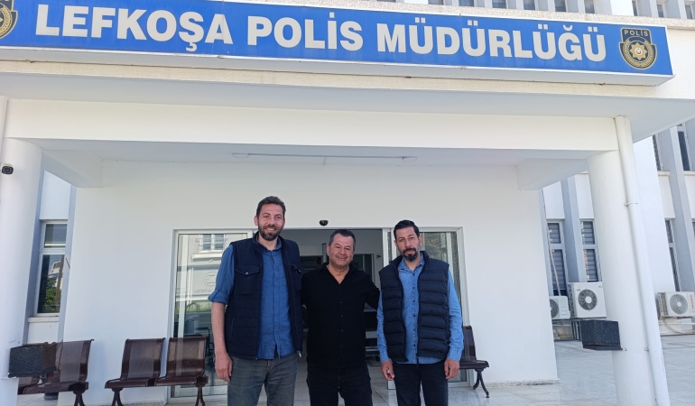 ÖZGÖÇMEN, POLİS TARAFINDAN İFADEYE ÇAĞRILIP HAKLARINDA DAVA OKUNMASINA TEPKİ GÖSTERDİ
