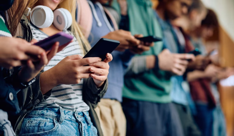 AB’NİN ÇOCUKLARI KORUMAYA YÖNELİK “DİJİTAL YAŞ DOĞRULAMA UYGULAMASI” HAZIR